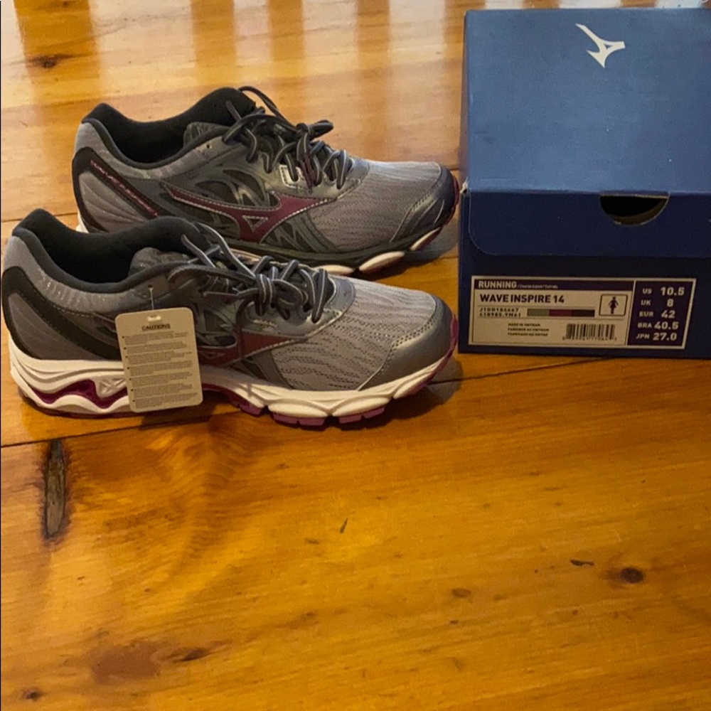 Mizuno Wave Inspire Women’s. Grey. Sz 10.5